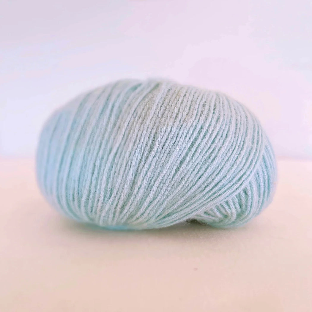KNIT BOOK2nd_11 GUERNSEY SHAWL糸セット| amuhibi