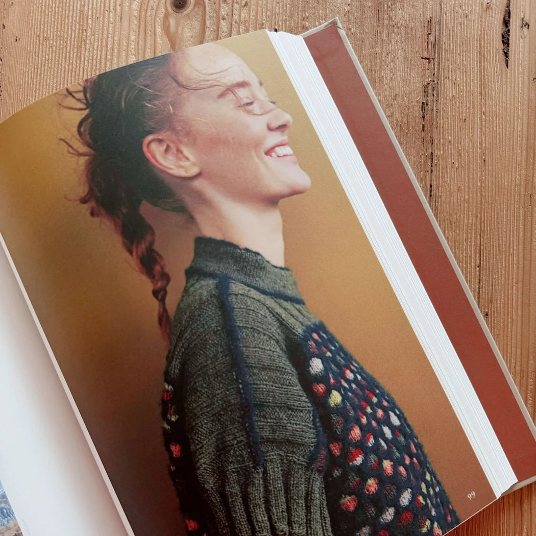 A KNITTING LIFE -2 OUT INTO THE WORLD | ISAGER