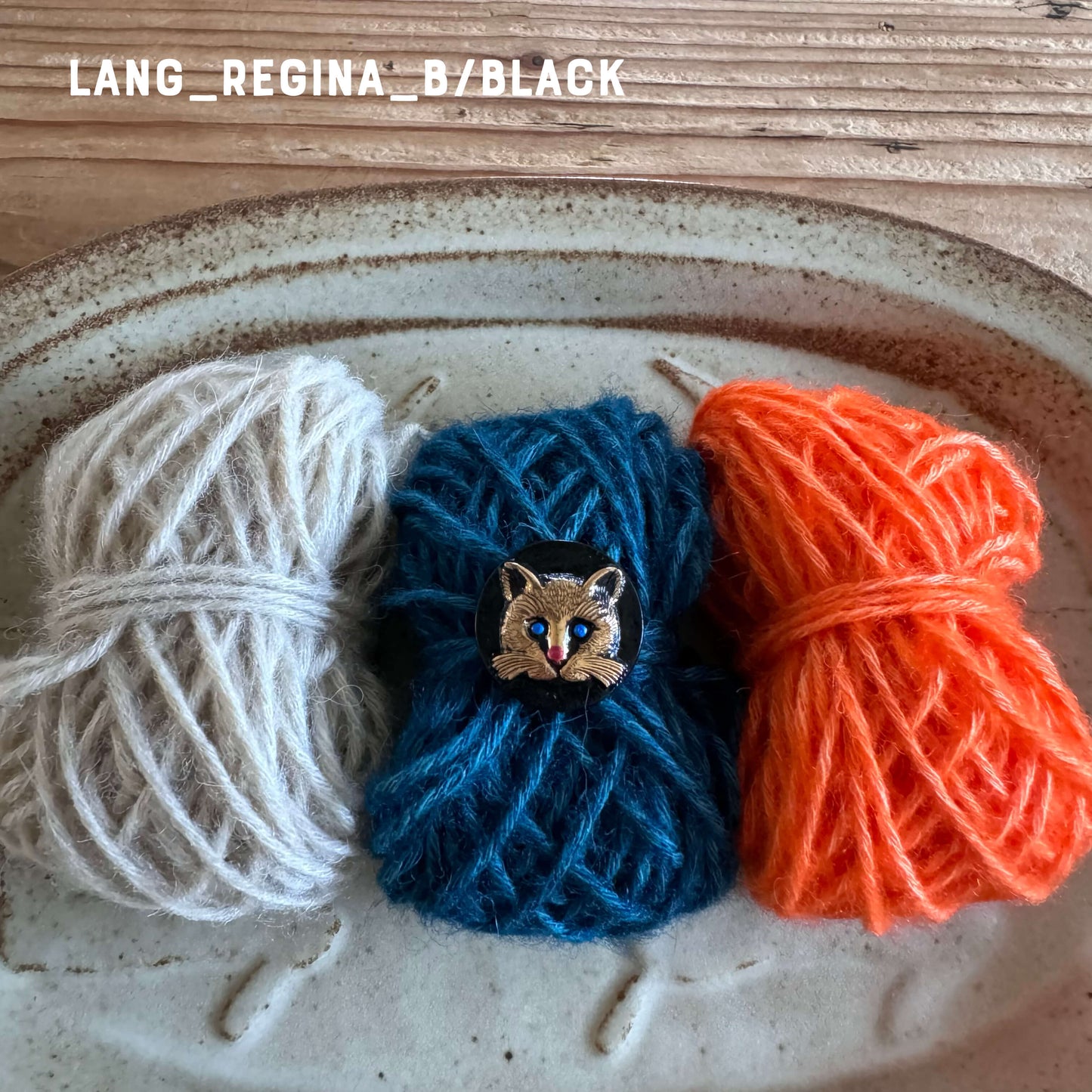 KIT | 猫のお守りポーチ LANG regina | amuhibi