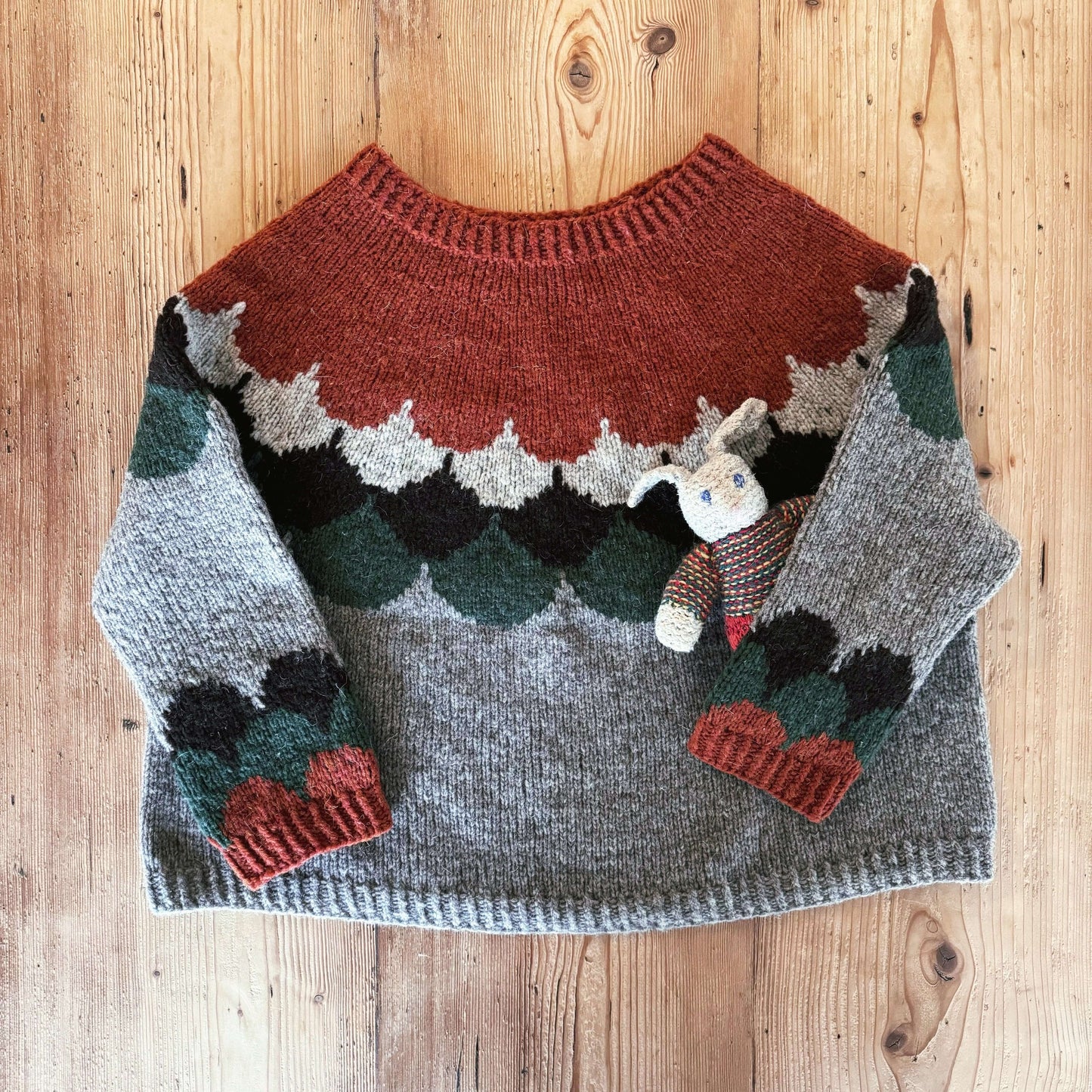 KNIT BOOK2nd_01 SCALLOP YOKE糸セットManchelopiバージョン糸セット(6玉)