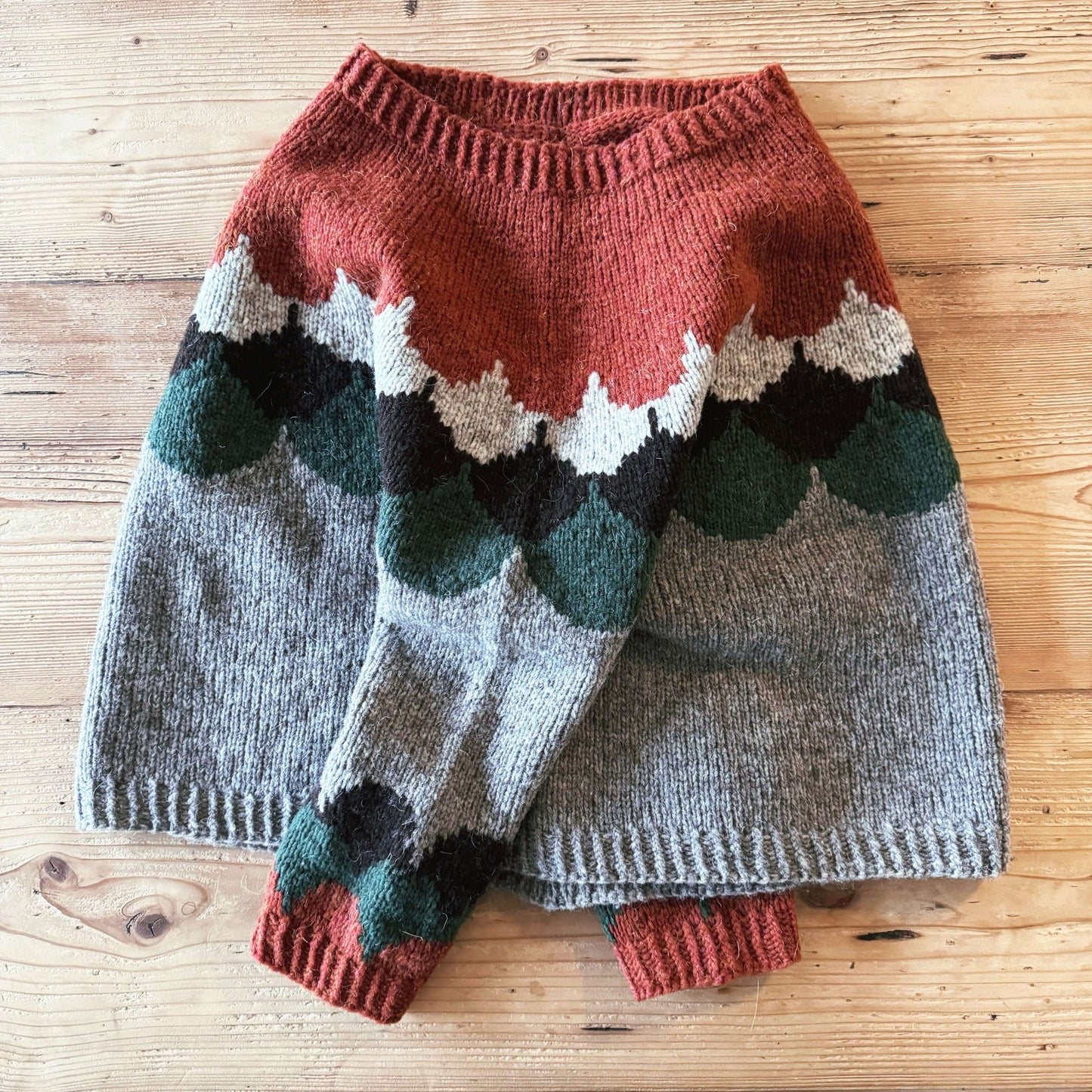 KNIT BOOK2nd_01 SCALLOP YOKE糸セットManchelopiバージョン糸セット(6玉)