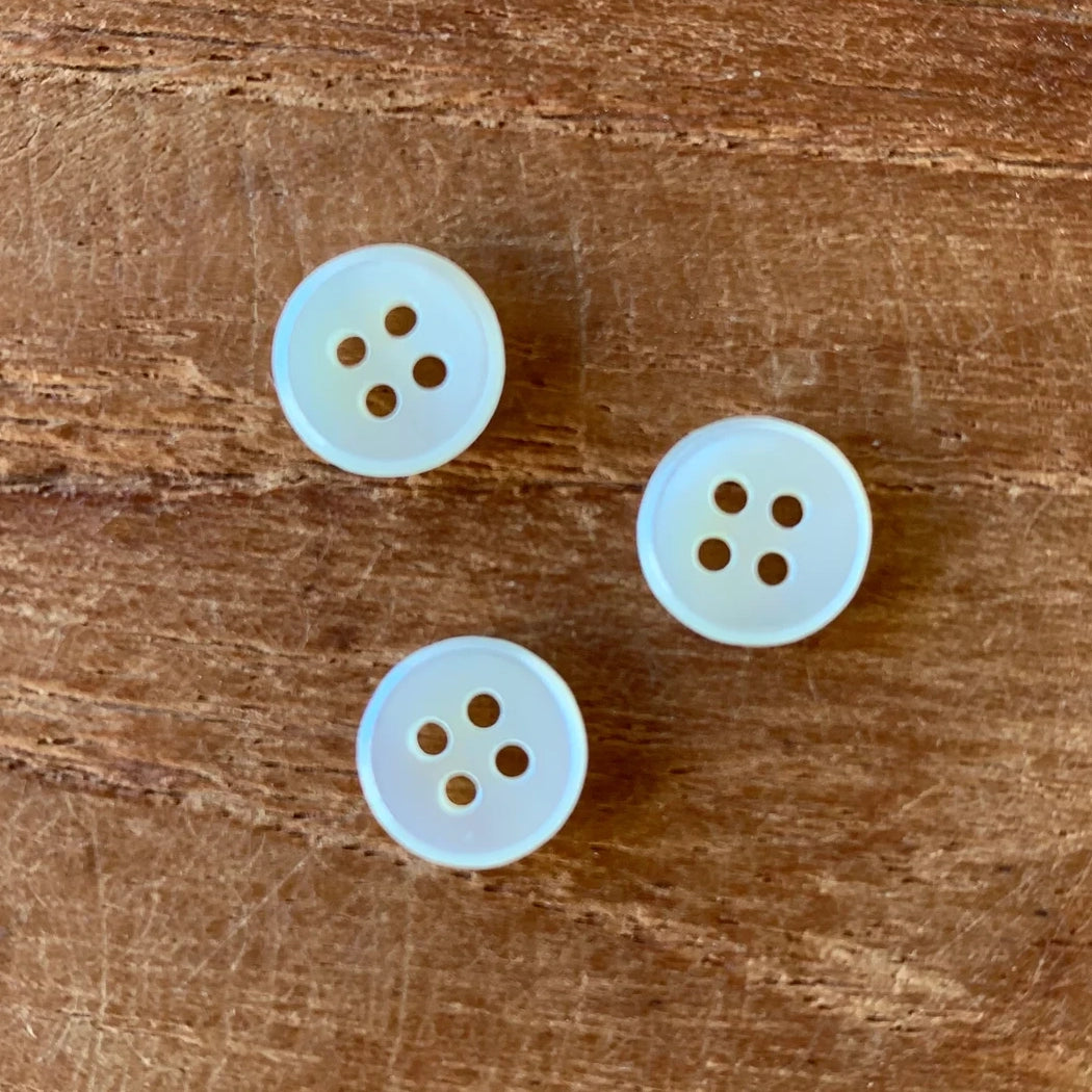 高瀬貝ボタン 4穴 9mm | amuhibi 高瀬貝ボタン 4穴 9mm | amuhibi