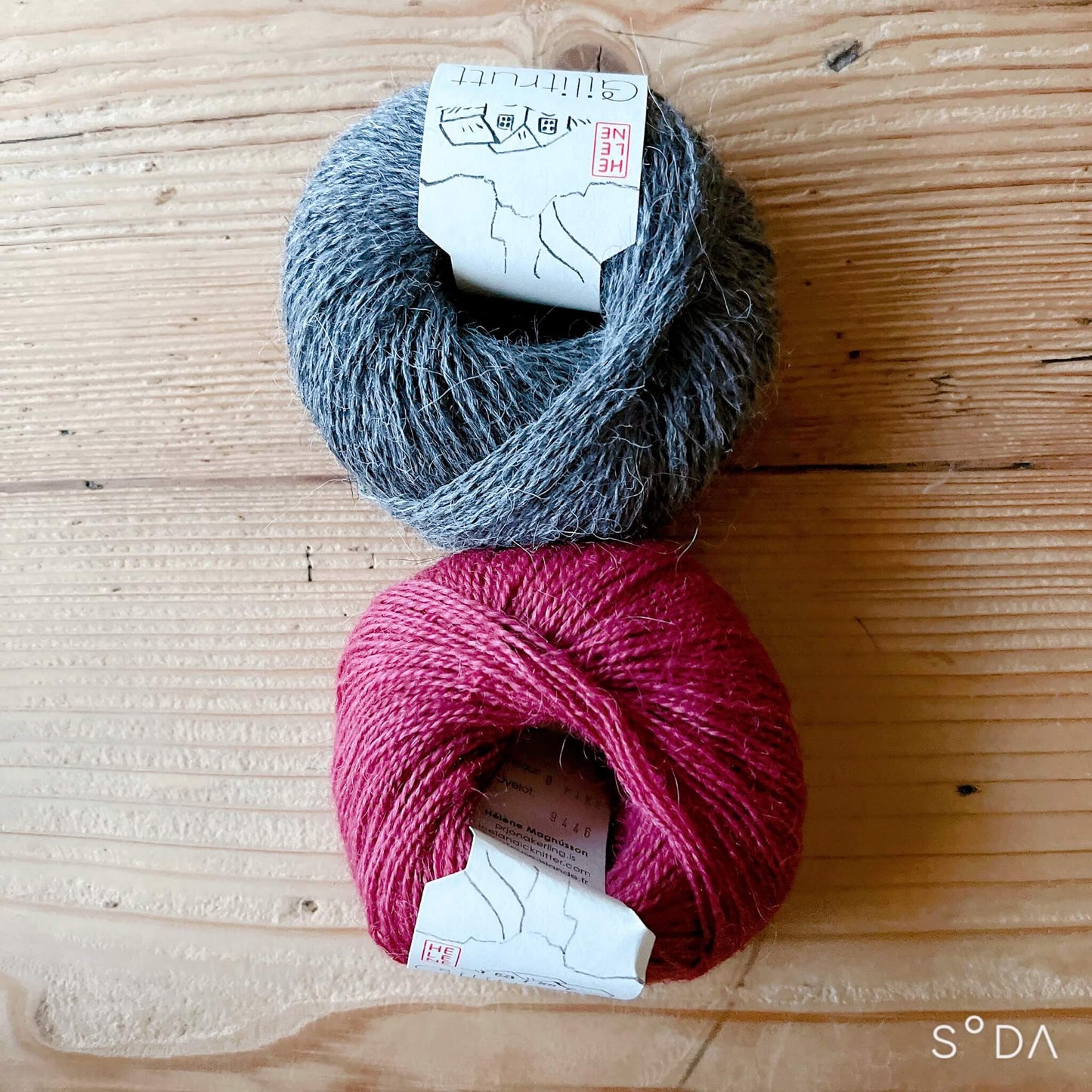 amuhibi KIT | 西村知子デザイン ハンドウォーマーkit Crocus
