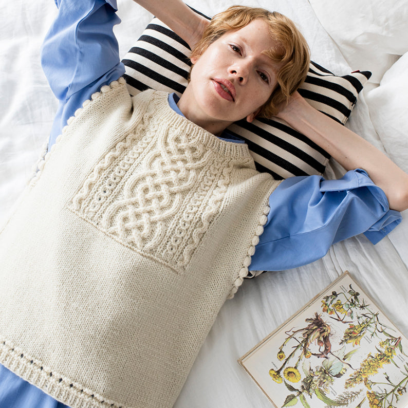 【予約商品】ARAN&COLORWORKS　 aran_04 Aran Panel Vest毛糸セット