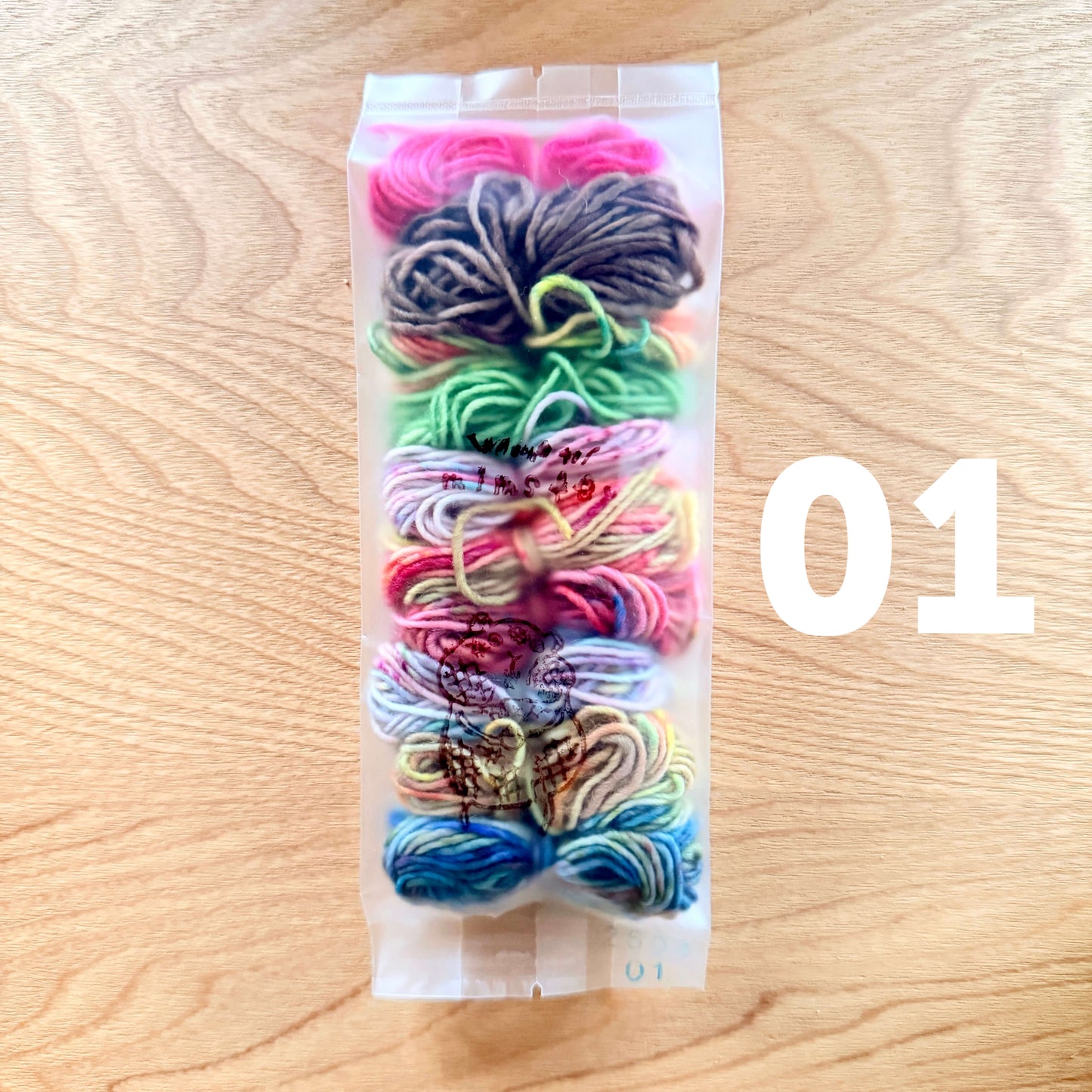 ミムラトモミ モザイクダーニング　mimster yarn 10色（15g)
